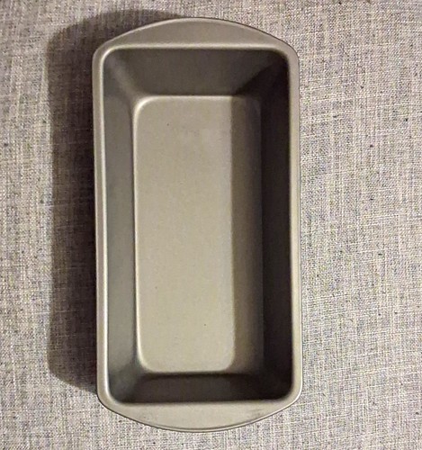 Grey rectangular loaf - rectangular, tin